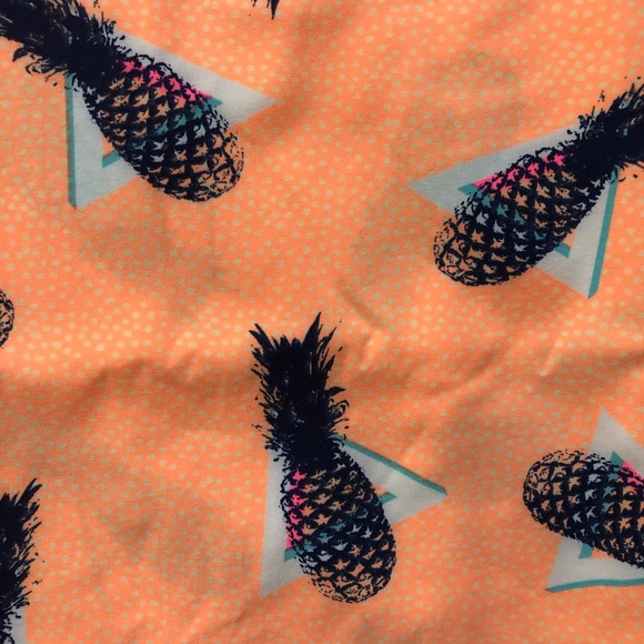 Chubbies shirt- small - Picture 5 of 8